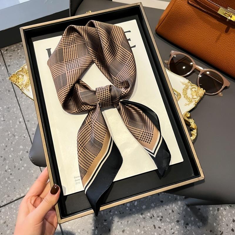 Silk scarf women's neck new scarf with coat 70 small square scarf scarf mother high-end scarf