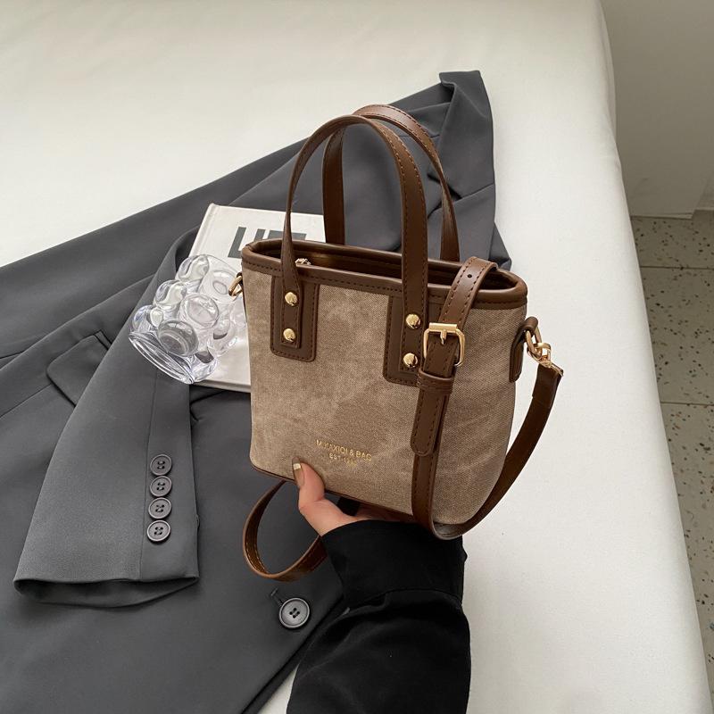 Niche High-end Small Bag Women's 2025 New Trendy and Versatile Shoulder Messenger Bag Fashionable Super Fire Portable Bucket Bag