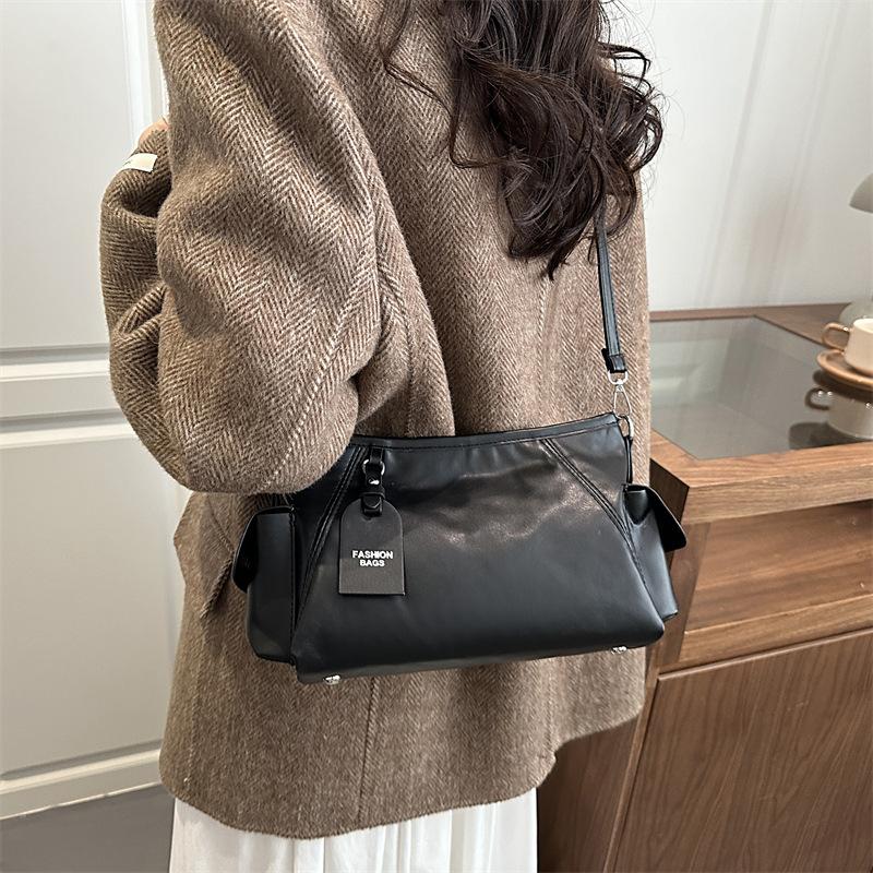 Korean Fashi Large Capacity Crossbody Bag Women Fashiable and Versatile Shoulder Bag Elegant Casual and Simple Baguette Bag