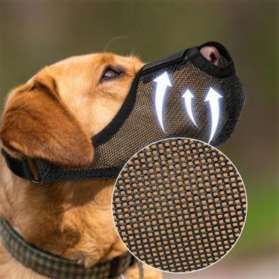Síťovaná náhubek pro psa Nastavitelný náhubek pro psa Prodyšný náhubek proti kousání Zabraňuje jedení olizování pro procházky Návštěvy veterináře Péče o srst Trénink
