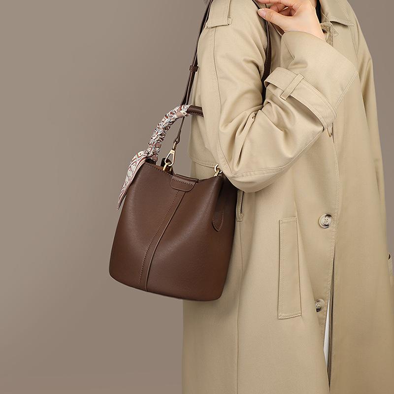 Bucket Bag Women'S Bag Autumn And Winter Shoulder Handbag Fashion High Sense Commuter Messenger Bag