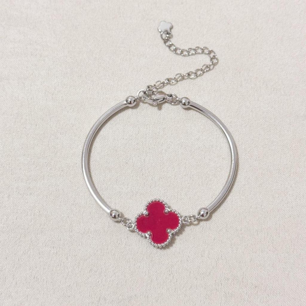 15mm Titanstahl Nicht Verblassendes Glücksklee Damen Armreif Armband Schmuck.