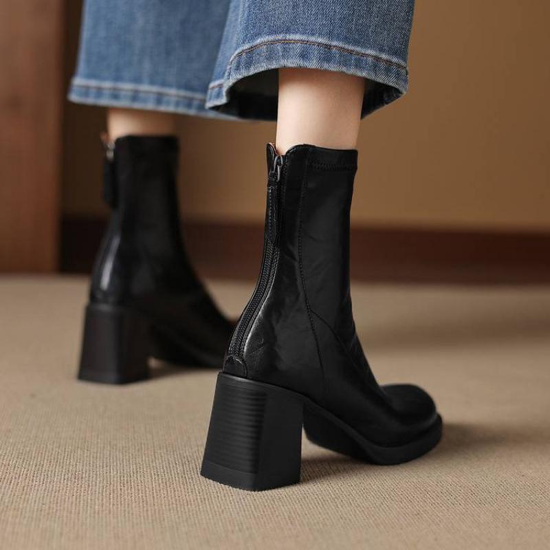 Autumn and Winter Women's Large Size Knight Boots Solid Color Rubber Sole Versatile Medium Heel Women's Boots Round Head Square Heel Zipper Medium