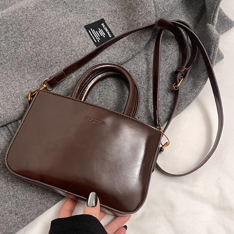 This year's popular bags are women's autumn and winter versatile 2025 new trendy fashion messenger handbag bucket bag