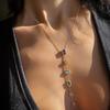 Retro Stil Bunte Zirkon Quaste Unregelmäßige Spleißung Lange Halskette Leichter Luxus Anhänger Schlüsselbeinkette Für Damen Schmuck