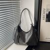 Commuter retro new fashion tote bag women's versatile casual personality Korean version large-capacity messenger bag