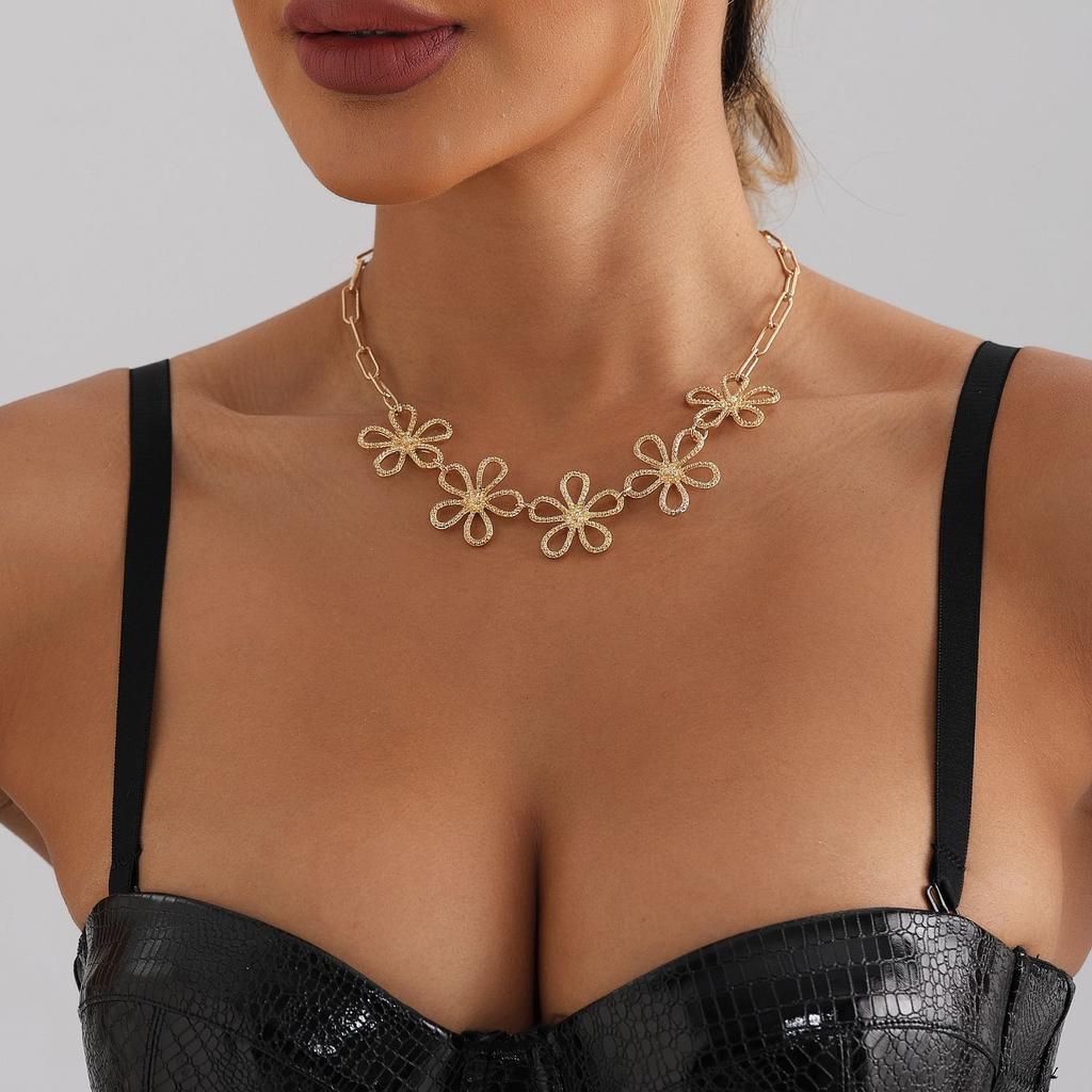 Accessories Retro Hollow Flower Chain Ethnic Style Necklace Girl Temperament Advanced Sense Bracelet