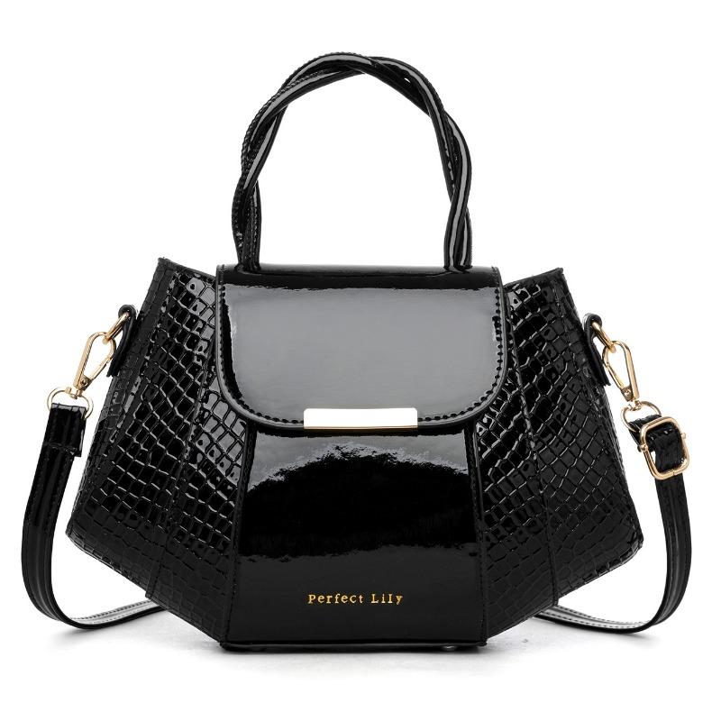 

Light luxury small bag women s new fashion niche design simple and versatile portable advanced splicing shoulder messenger bag чёрный