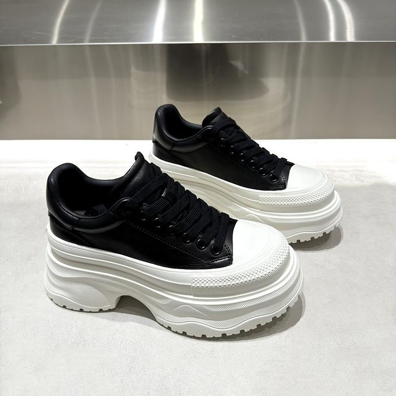 Bărbat mic crește în înălțime 8cm McQueen pantofi albi mici platformă și pantofi de tată ușori 2025 nou toamnă și iarnă piele pantofi casual de damă