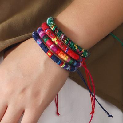 Neues TEMU 12-teiliges Set aus handgewebten Baumwoll- und Leinenstoffarmbändern, berühmter Stil, farblich vielseitiges Handseil