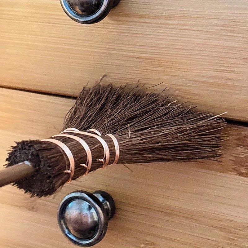 Mini Wooden Broom Portable Reusable Medium Firmness Brown Bristles Bedroom Car Desktop Keyboard Cleaning Tool