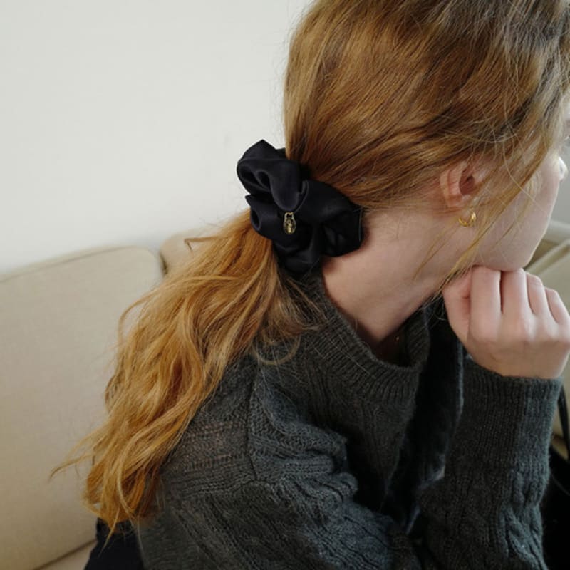 Fiore Classic Silk Scrunchie