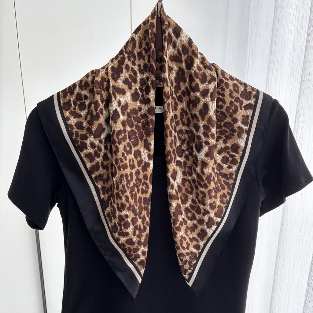 1pc Luxury Brand Leopard Print Bandana Square Scarf Women's Imitation Silk Scarf Casual Versatile Decoration Small Neck Scarf