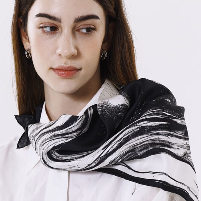 

ONSZ Madonna Silk Scarf BLACK_FREE