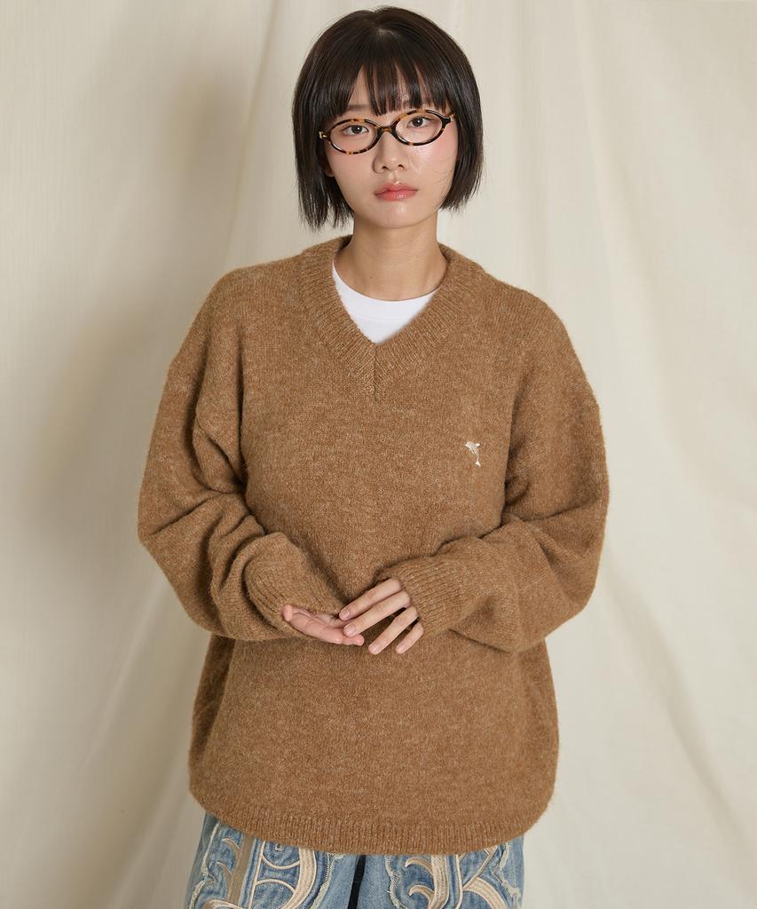 WAIKEI Dolphin Hairy V-Neck Knit Beige