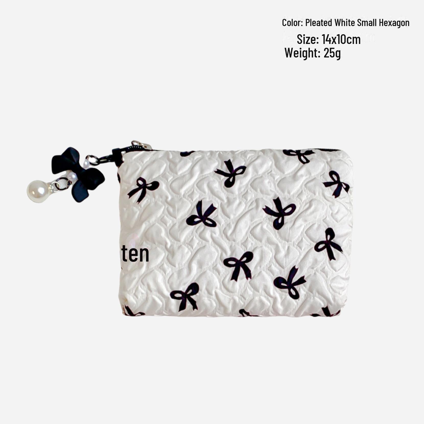 

Косметичка с тисненым бантом и плиссировкой — вместительное, высококачественное многофункциональное хранилище. pleated white small hexagon чёрный