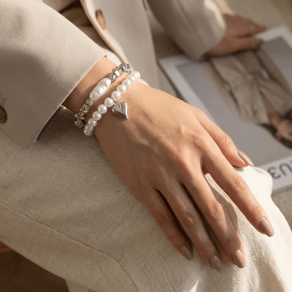 Luxury Silver Imitation Pearl Bracelets Beaded Stackable Heart Pendant Bracelets Alloy Unique Metal Hand Chain Gifts