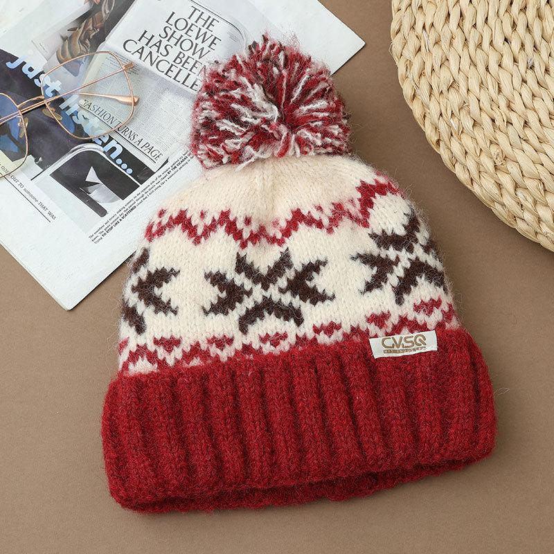 Fashion Maple Leaf Jacquard Warm Cap Women's Winter Plush Thick Cycling Sleeve Ear Protector Knitted Wool Cap
