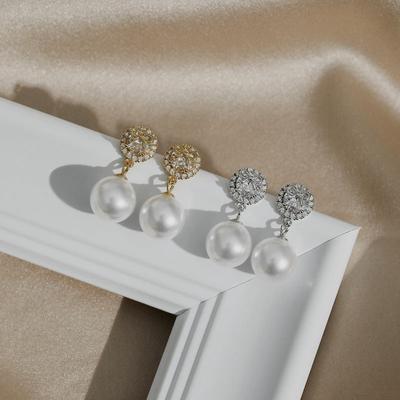 Bow-knot Pearl Earrings French Retro Style Palace Style Earrings Temperament Light and Luxurious