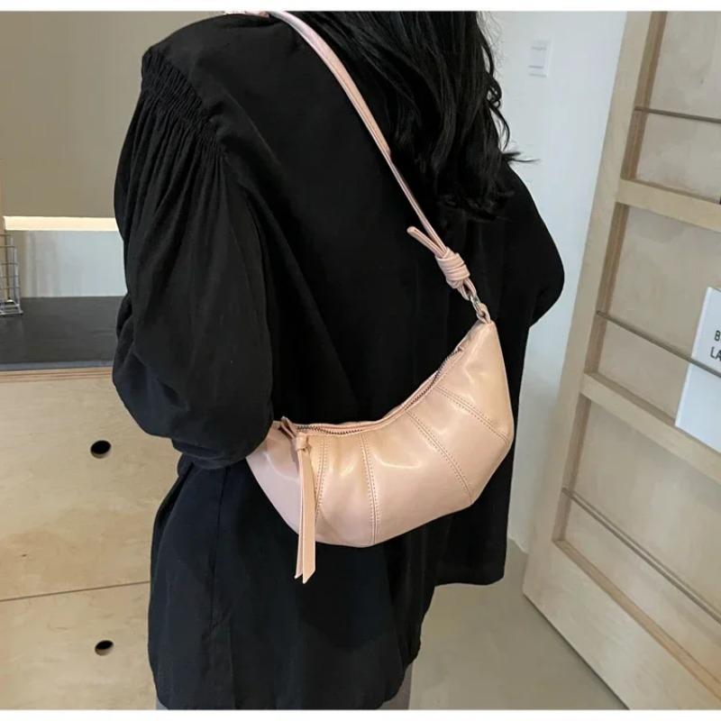 Horn Shape PU Shoulder Bags Simple Versatile Zipper Super Cool Exquisite Half Moon Women's Crossbody Bags Fashion New Style