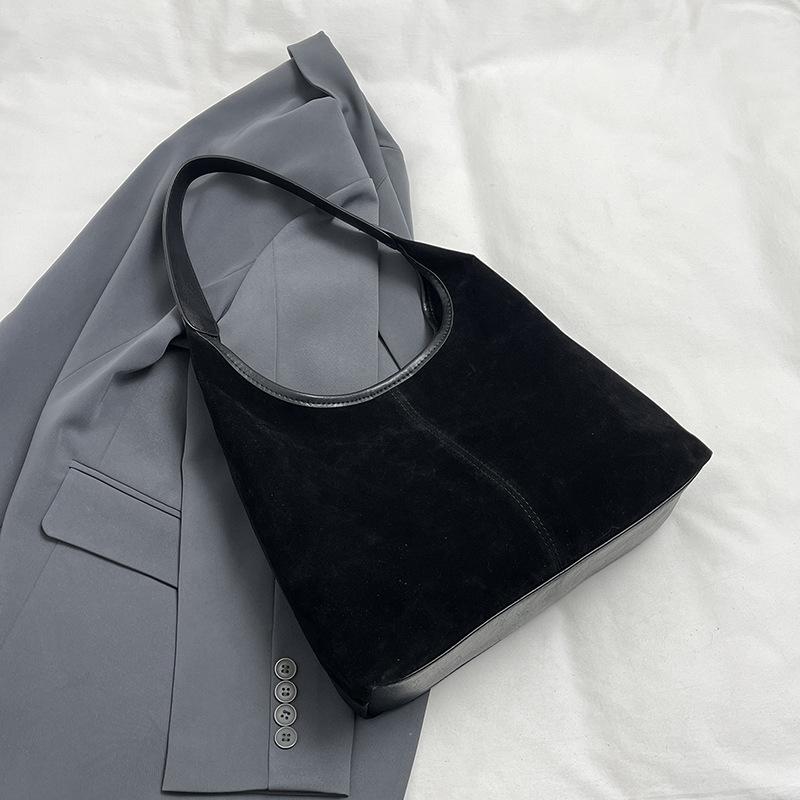 

Сумка однотонная ретро простая модная на плечо повседневная текстурная модная большая вместительная сумка-тоут чёрный