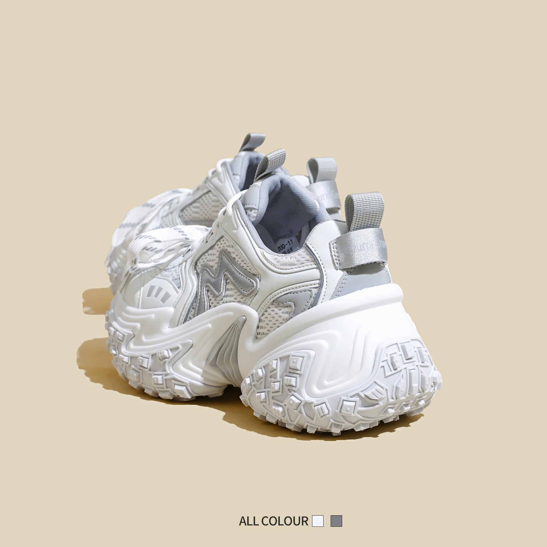 

Dad shoes women s 2025 spring explosion thick sole increase this year s explosion Internet celebrity super fire fried street casual sports shoes 40