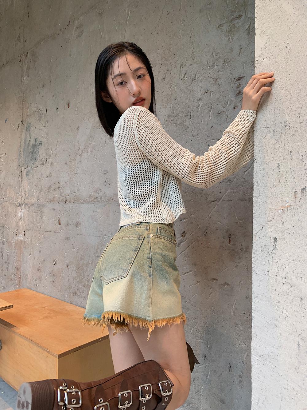 

9-hour Wasteland Style Distressed Fringed Denim Shorts for Women - 2024 Spring Retro Raw Hem Jeans Small