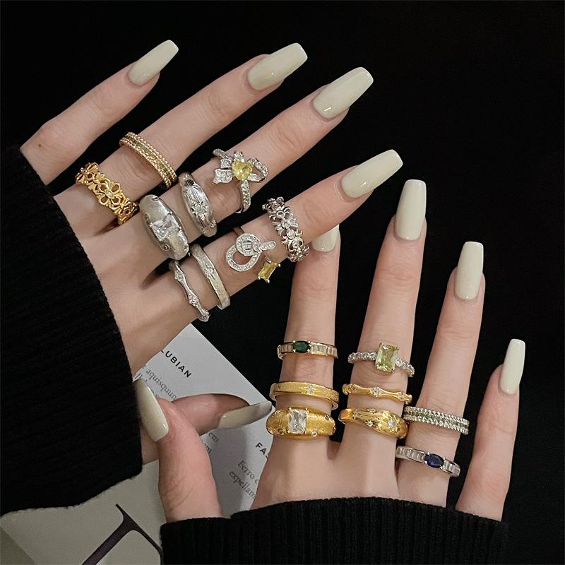 Mittelalterlicher Retro Gebürsteter Ring Damen Schlichtes Nischendesign Leichter Luxus Hochwertiger Zirkon Personalisierter Offener Ring