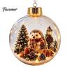 Weihnachtsbaumschmuck Story Ornament, 8 cm Kugel-Hängedekoration mit Mini-Feiertagsszene, Bruchfeste Kugeln im Inneren, Klarer Kunststoff-Weihnachtsanhänger