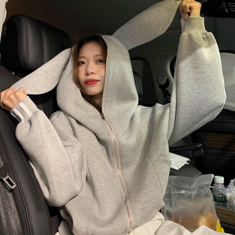 

Женская серая толстовка с капюшоном и кроличьими ушками — антипиллинговая, свободная посадка, универсальная и стильная Medium серый