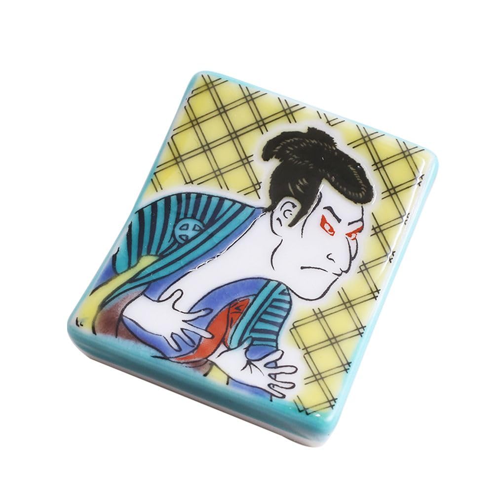 

Сделано в Кутани, традиционном Хокурику, имеет надглазурную магнитную роспись и идеально подходит для кухни, на каждый день и для палочек для еды. Стильная, эта вещь станет отличным