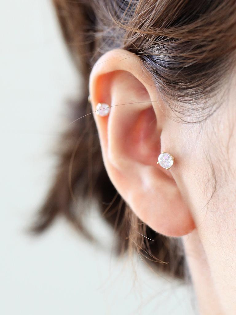 Minimalpiercing 14K Cubic Labret Piercing Earrings