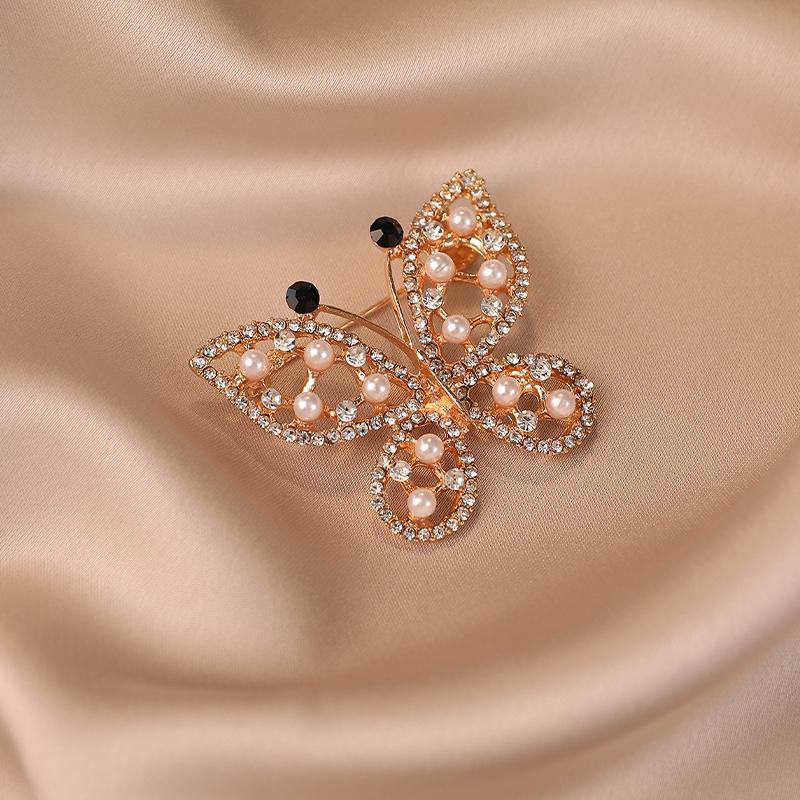 Butterfly Musical Note Brooch Fashionable Retro Corsage Clothing Pin Anti-Exposure Accessory