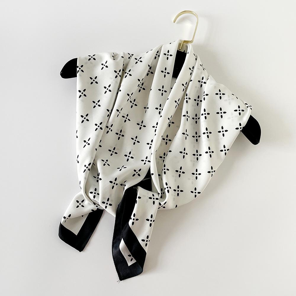 Jaro Nová Korejská Verze Dongdaemun Retro Literární Tištěný Keprový Čtvercový Šátek Jednoduchý Designový Smysl Šátek pro Ženy