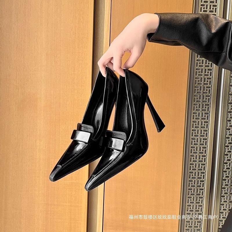 2 New Retro Pointed Royal Sister Temperament Single Shoes Women's Black Commuting Thin Heels Patent Leather High Heels Women