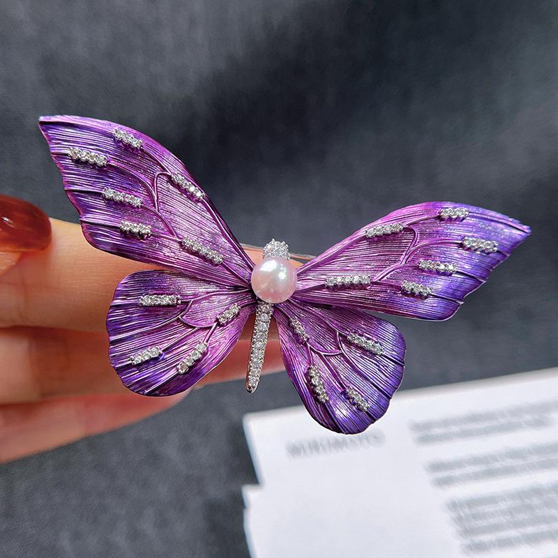 

Ретро-брошь-бабочка с градиентной эмалью, позолоченной медью, цирконием и жемчугом