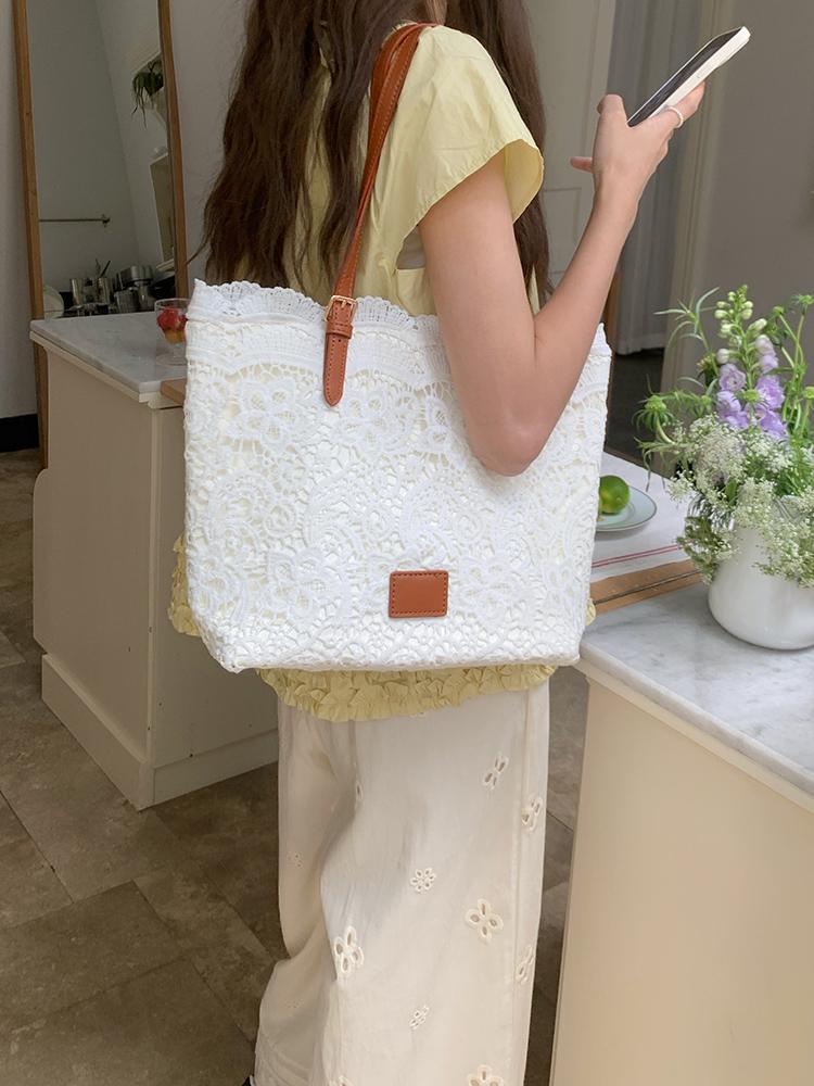 Lace Flower Fairy Women's Tote Shoulder Bag New Casual Commuting Female Handbags Large Capacity French Ladies Vacati Beach Bag