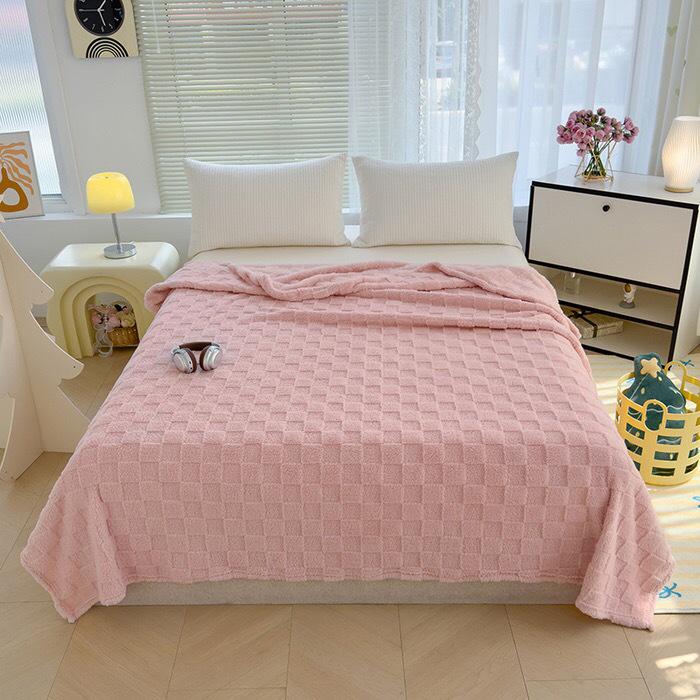 Checkerboard 3D Jacquard Taffeta Plush Blanket – Lightweight Sofa Cover/Office Nap and Air-Conditioning Blanket