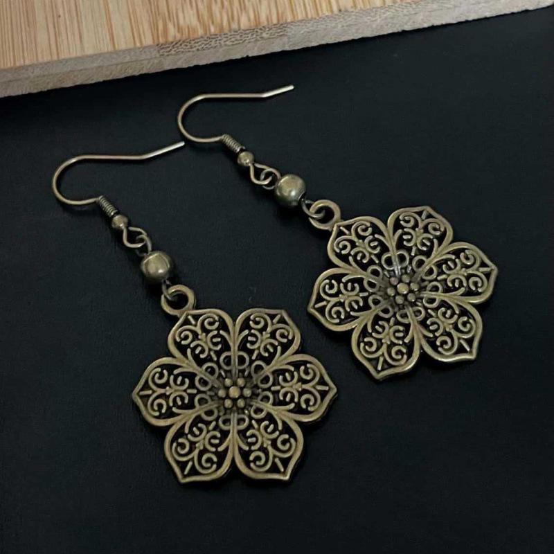 Vintage Bohemian Flower Pendant Earrings in Antique Bronze for Women