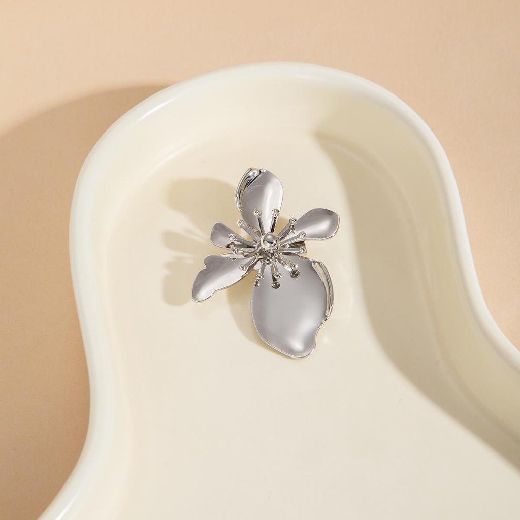 European & American Retro Firework Brooch for Women - Elegant, Versatile Metal Pin for Suit Jackets