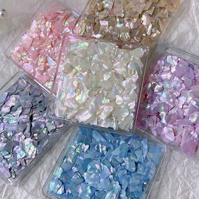 Krabice 01 Fragmenty z Bohajského zálivu, Čtvercové Kousky Mušlí, Barevné Fragmenty Mušlí Abalone pro Nail Art, Super Tenké Bílé Diamanty z Fólie na Nehty