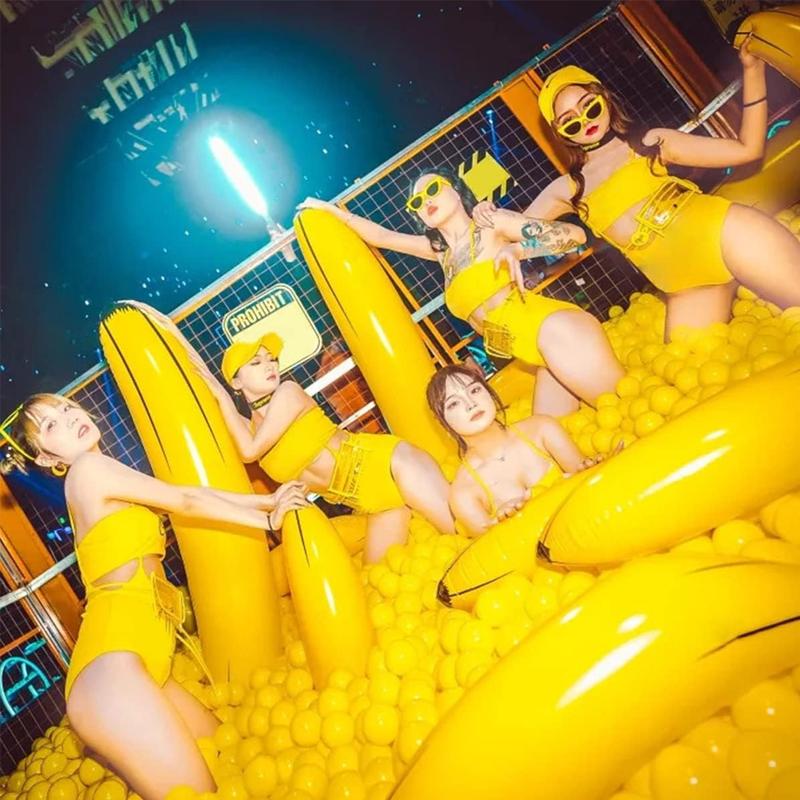 Banana Gonfiabile Giocattolo 180 cm Grande Frutta in PVC Oggetto di Scena Gioco per Feste Lancio Anelli Interattivo Bar Locale Notturno Decorazione per Bambini Adulti