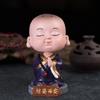 Ozdoby samochodowe żywiczne Uroczy potrząsający głową mnich Budda Figurka dekoracja samochodowa Wnętrze samochodu Akcesoria do dekoracji deski rozdzielczej