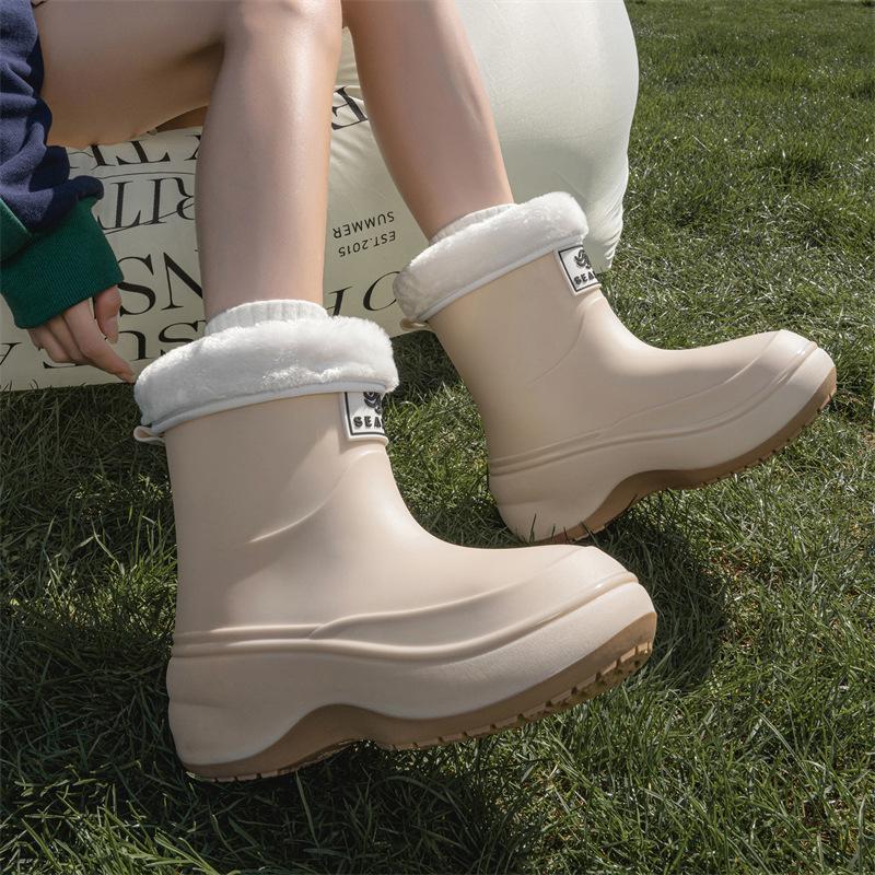 Lightweight outdoor short rain boots women's fashion simple waterproof overshoes velvet rubber shoes warm fashion rain shoes women