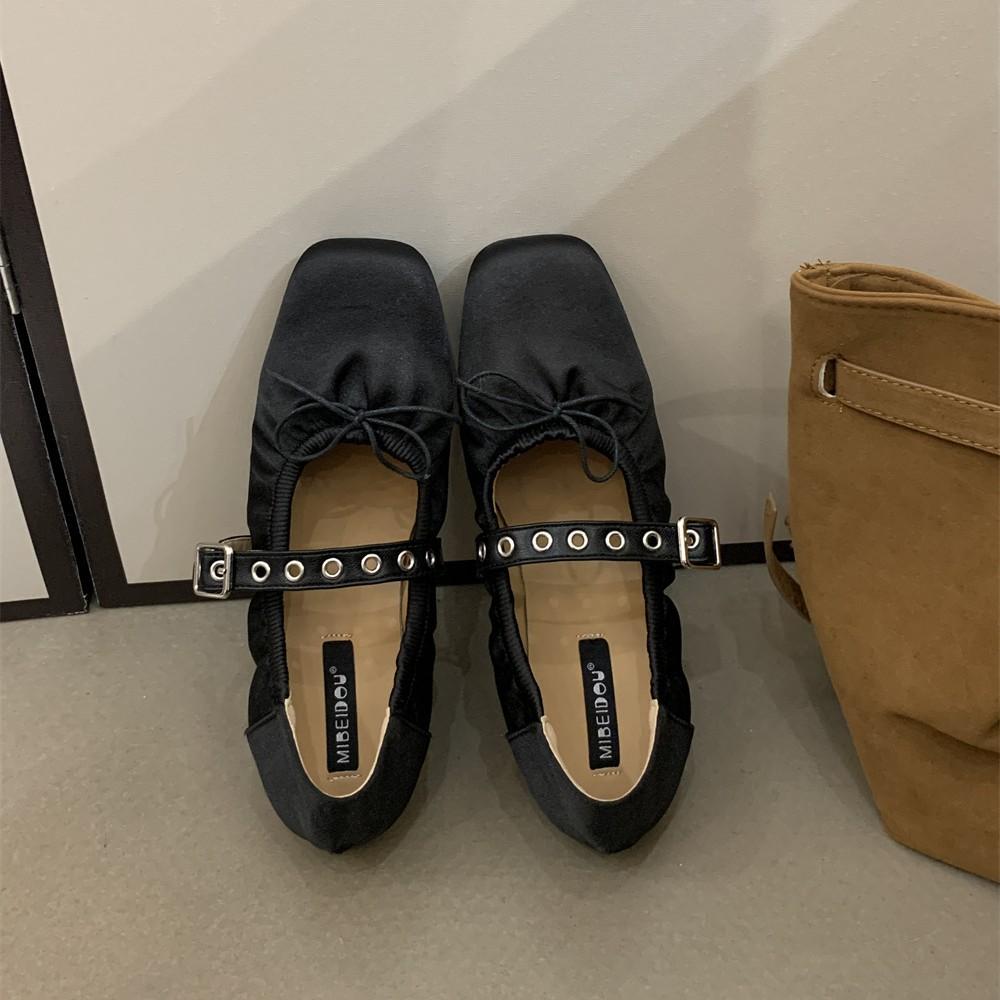 2025 new round head rivet one-word belt buckle satin soft sole shallow mouth commuting Doudou women's single shoes