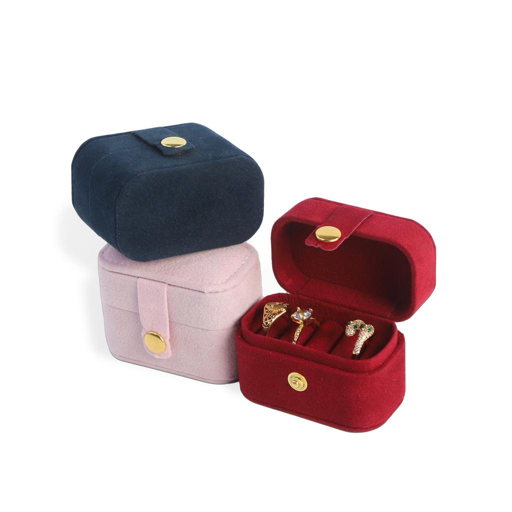 Ring Portable Small Jewelry Storage Box for Women Travel Simple Leather Ring Earrings Storage Box Organizer Display Gift Bag