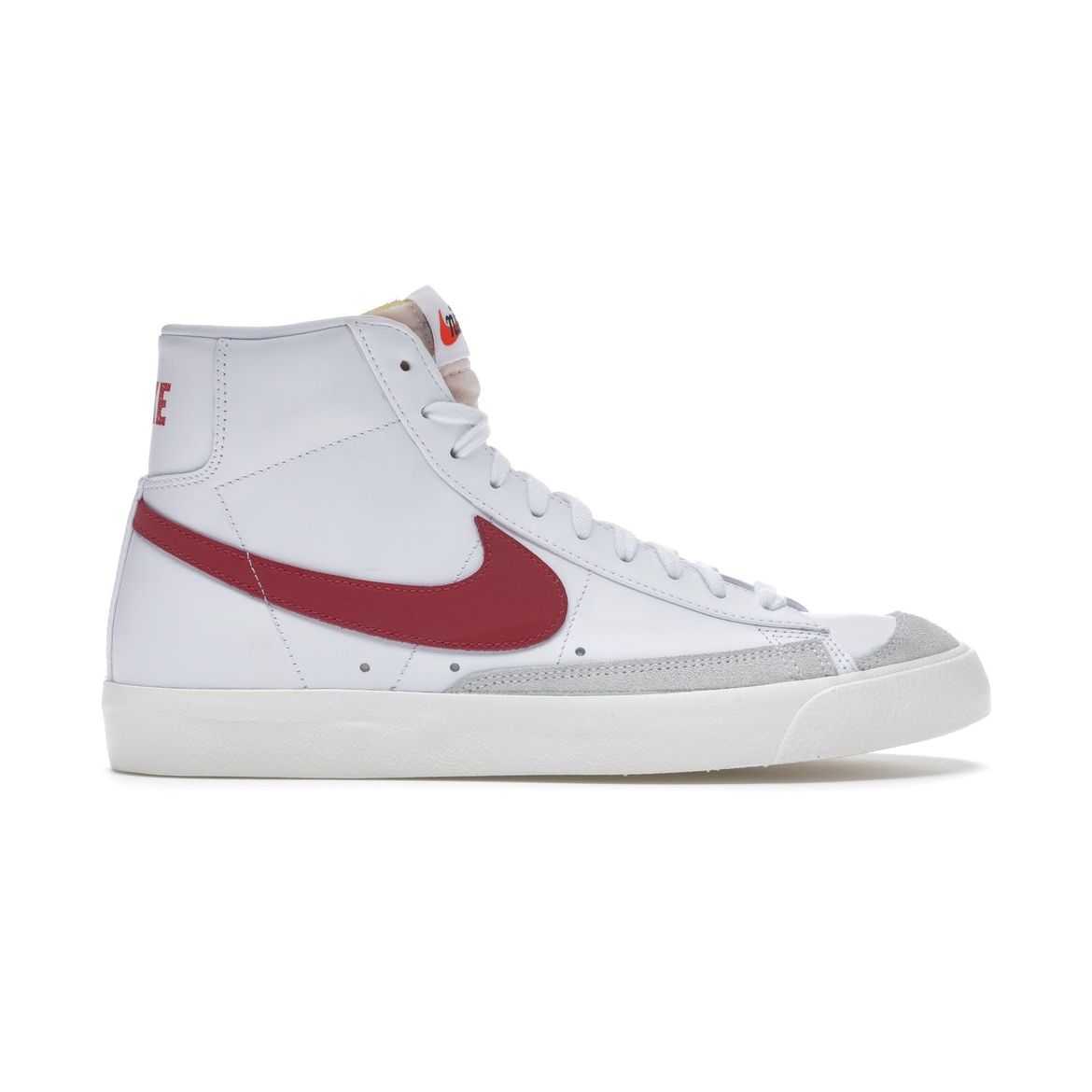 

Кроссовки унисекс Nike Blazer Mid 77 кирпично-красные белые BQ6806-102