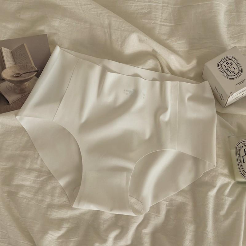 Ultra-Thin Ice Silk Quick-Dry Seamless Women's Yoga Fitness Underwear with Pure Cotton Crotch