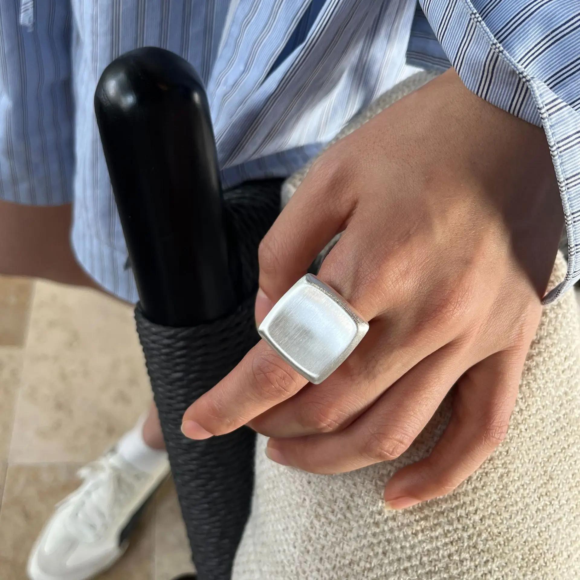

Vintage Metal Frosted Geometry Ring for Women Minimalism Smooth Square Ellipse Finger Rings Punk Fashion Female Zircon Gifts