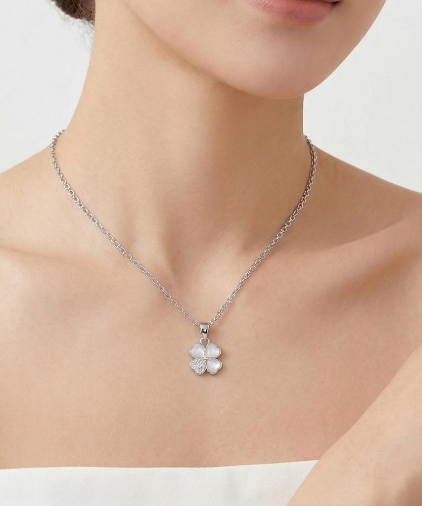 Julius1 Mother-Of-Pearl Four-Leaf Clover Women'S Chain Necklace Jsb-517